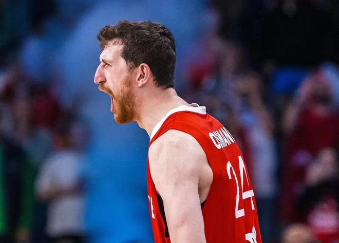 【最大黑马出品】就靠这场比赛，他就要把自己打到NBA了？__【最大黑马出品】就靠这场比赛，他就要把自己打到NBA了？
