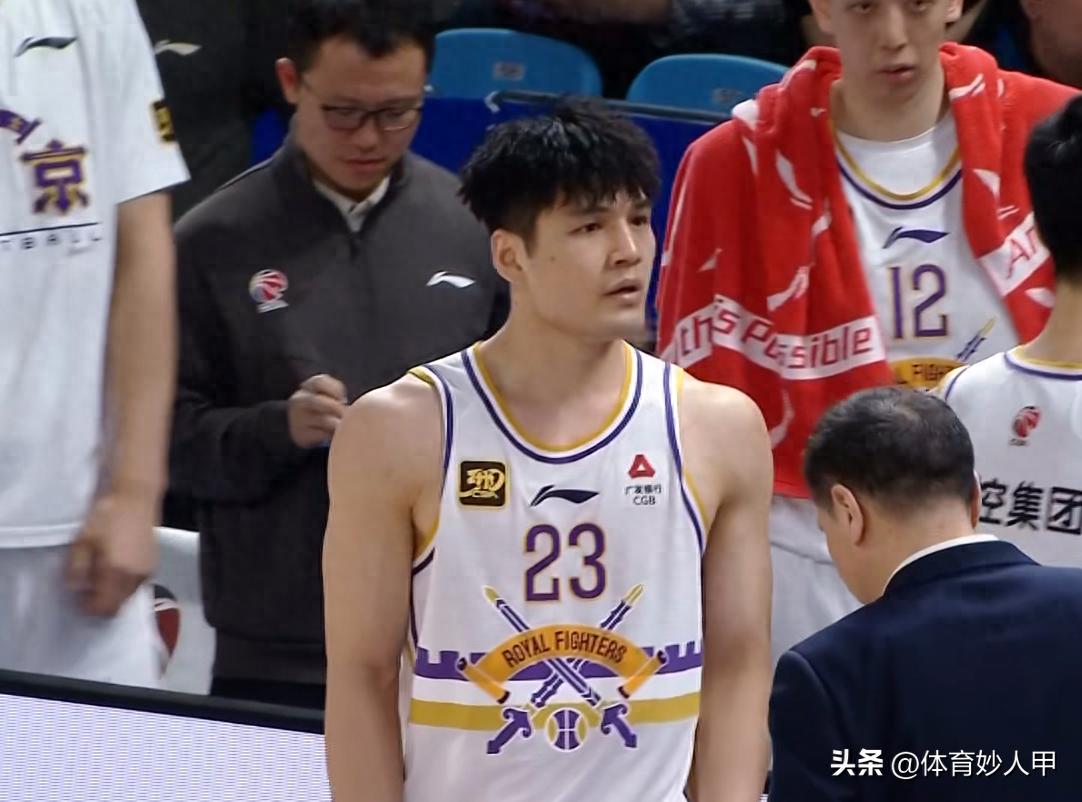CBA名记：广东队350 万年薪签陈国豪+送王少杰+高额转会费 值得吗？_CBA名记：广东队350 万年薪签陈国豪+送王少杰+高额转会费 值得吗？_