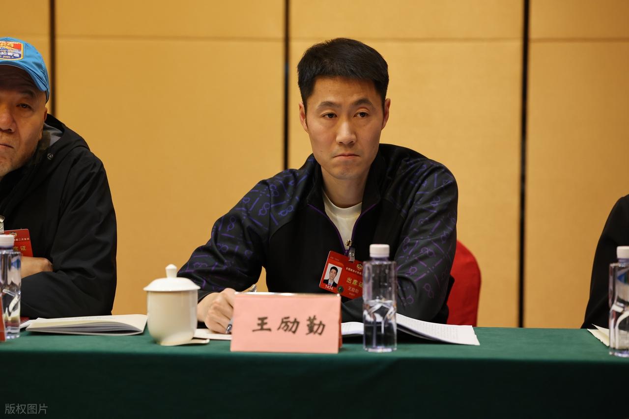 历届团体赛新出大师__团体冠军算几块金牌