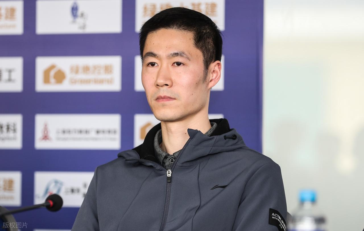 _中国奥运旗手正式出炉_参加音乐会的正式着装
