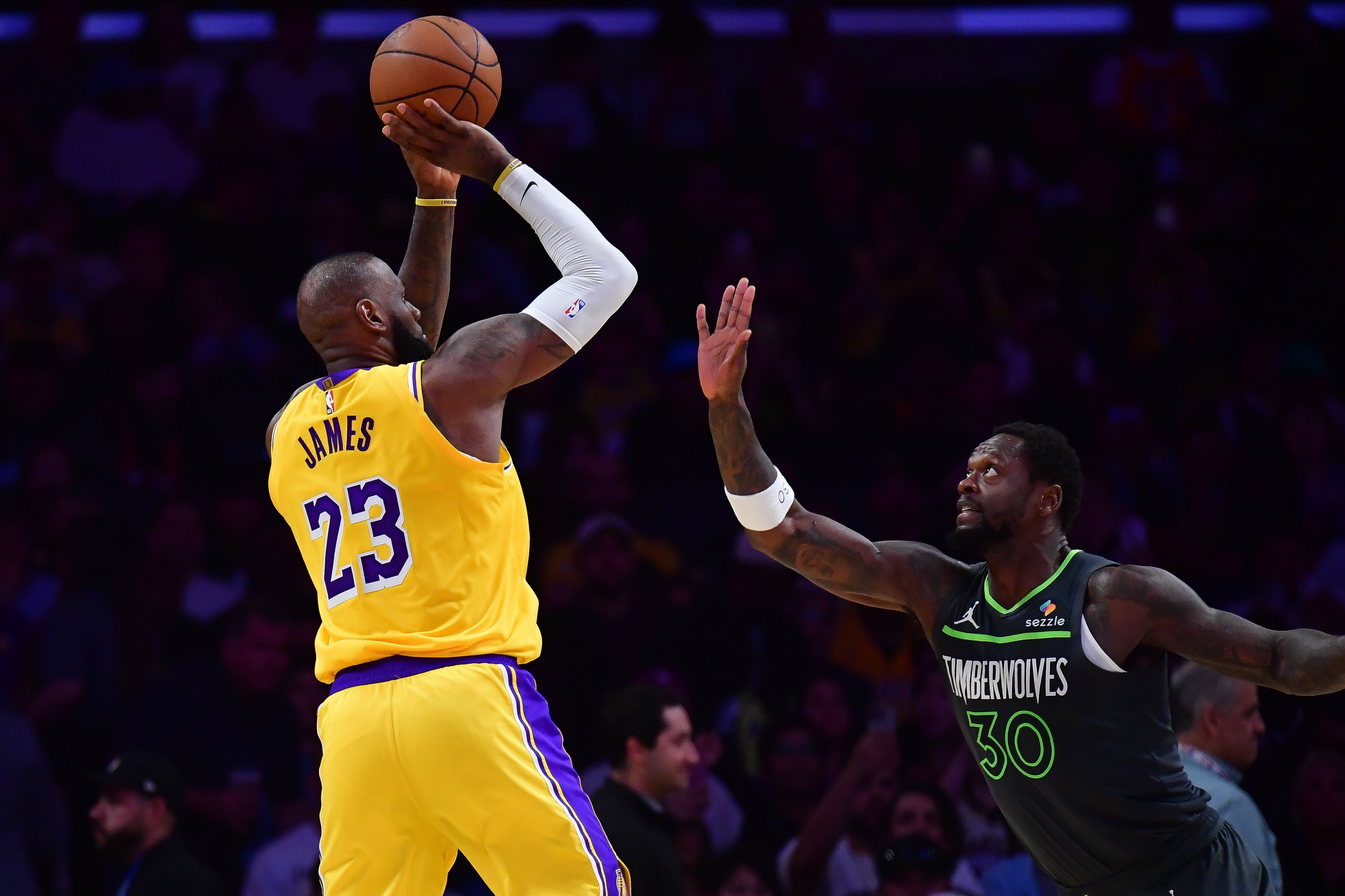 湖人詹姆斯是什么位置_詹姆斯nba湖人_