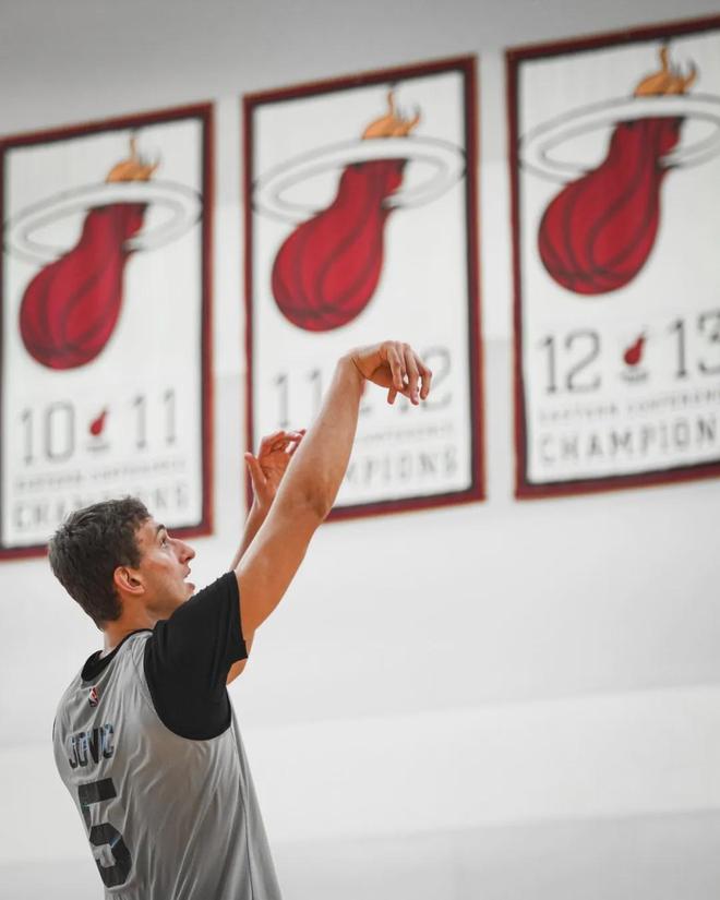 压哨签约！6240万美元！恭喜约X奇！_压哨签约！6240万美元！恭喜约X奇！_