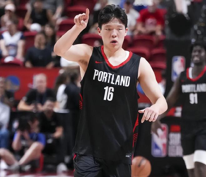 文班亚马轰22+7+3仍无缘今日最佳！对不起，你碰到暴走的杨瀚森了_文班亚马轰22+7+3仍无缘今日最佳！对不起，你碰到暴走的杨瀚森了_