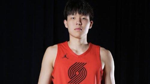 张伯伦篮板上原盖帽__霍华德篮板盖帽