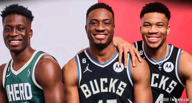 nba字母弟在哪个队_字母哥恭喜弟弟夺冠_