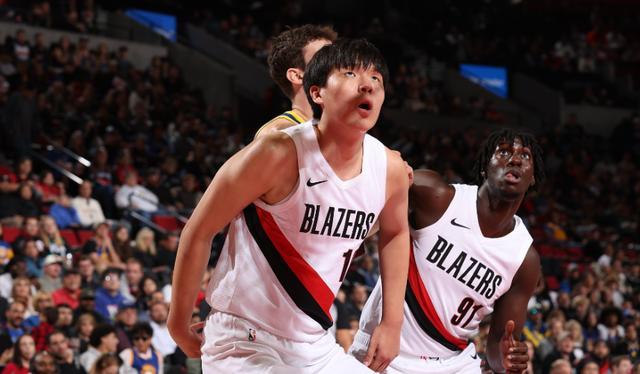 NBA季前赛｜勇士118-111战胜开拓者，杨瀚森9分6板1助1帽，库里28分6板5助__NBA季前赛｜勇士118-111战胜开拓者，杨瀚森9分6板1助1帽，库里28分6板5助
