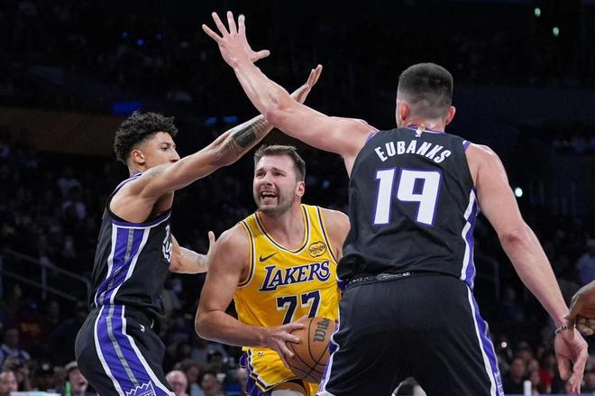 nba湖人詹姆斯缺席__詹姆斯湖人王朝
