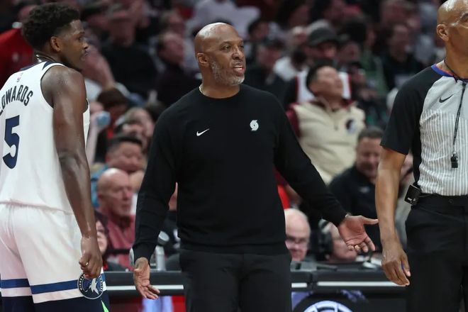_比卢普斯获释待审!被指控泄露开拓者摆烂,NBA教练生涯终结?_比卢普斯获释待审!被指控泄露开拓者摆烂,NBA教练生涯终结?