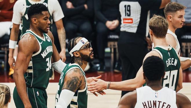 _狂轰40+14+9+2+2,字母哥创2大NBA历史第1神迹!雄鹿无缘18分逆转_狂轰40+14+9+2+2,字母哥创2大NBA历史第1神迹!雄鹿无缘18分逆转