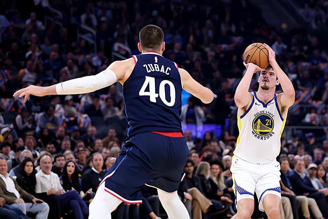 简直是打爆了快船内线支柱！勇士内线新星能否借机找回自信心呢？__简直是打爆了快船内线支柱！勇士内线新星能否借机找回自信心呢？