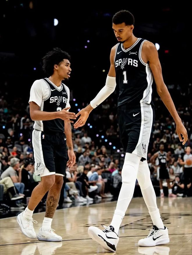 场均4.8帽！防守效率78.6+净效率+43.2，联盟第一，这组合无敌了__场均4.8帽！防守效率78.6+净效率+43.2，联盟第一，这组合无敌了