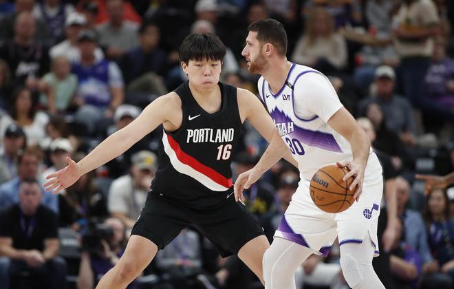 _出场时间新低,杨瀚森面临4大挑战,团队谈夜宵门:晚饭&喝的清汤_出场时间新低,杨瀚森面临4大挑战,团队谈夜宵门:晚饭&喝的清汤