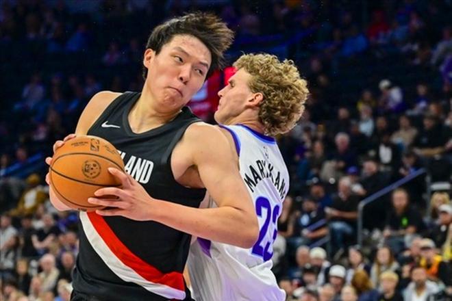 出场时间新低,杨瀚森面临4大挑战,团队谈夜宵门:晚饭&喝的清汤_出场时间新低,杨瀚森面临4大挑战,团队谈夜宵门:晚饭&喝的清汤_