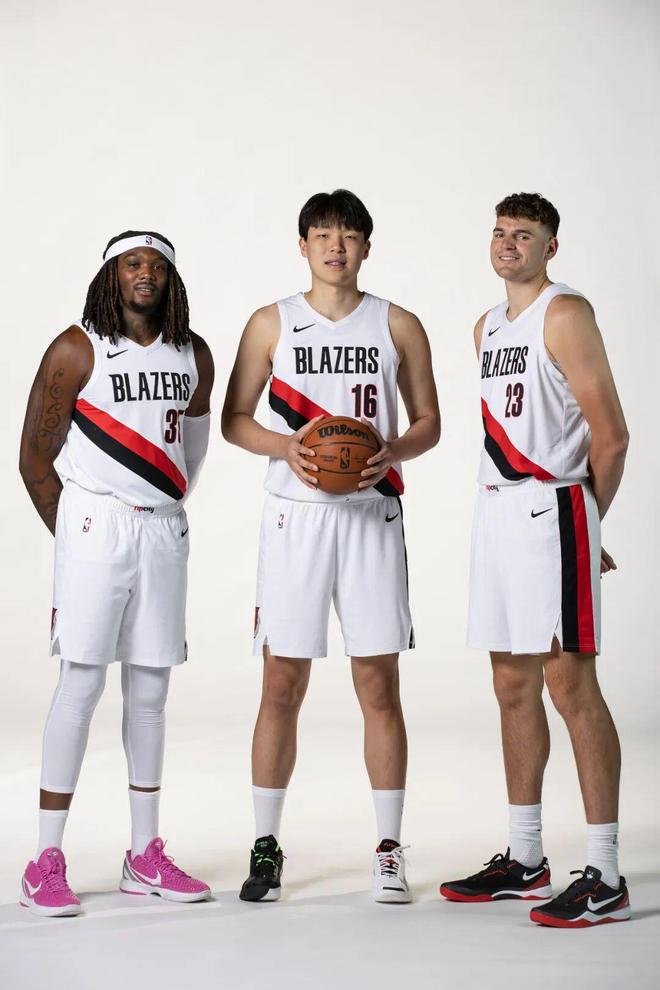 赛季第五场常规赛,杨瀚森两个坏消息_赛季第五场常规赛,杨瀚森两个坏消息_