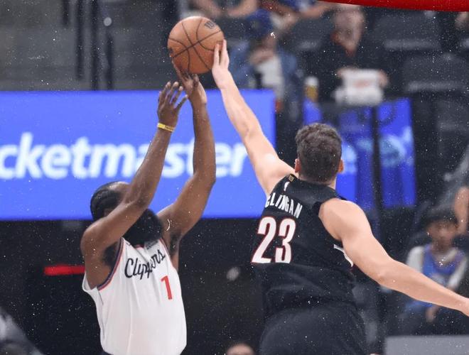 2连胜!卡登轰50+17+16,快船再这么打下去,联盟可就大结局了_2连胜!卡登轰50+17+16,快船再这么打下去,联盟可就大结局了_