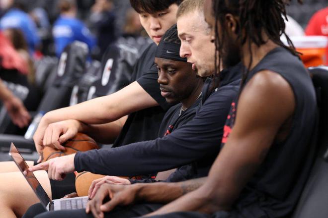 _周琦为杨瀚森给出建议!这一刻,NBA的体面被撕了个粉碎_周琦为杨瀚森给出建议!这一刻,NBA的体面被撕了个粉碎