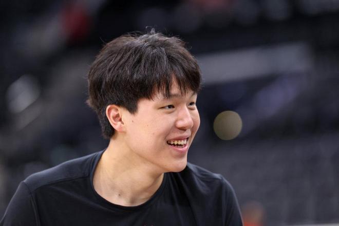 周琦为杨瀚森给出建议!这一刻,NBA的体面被撕了个粉碎_周琦为杨瀚森给出建议!这一刻,NBA的体面被撕了个粉碎_