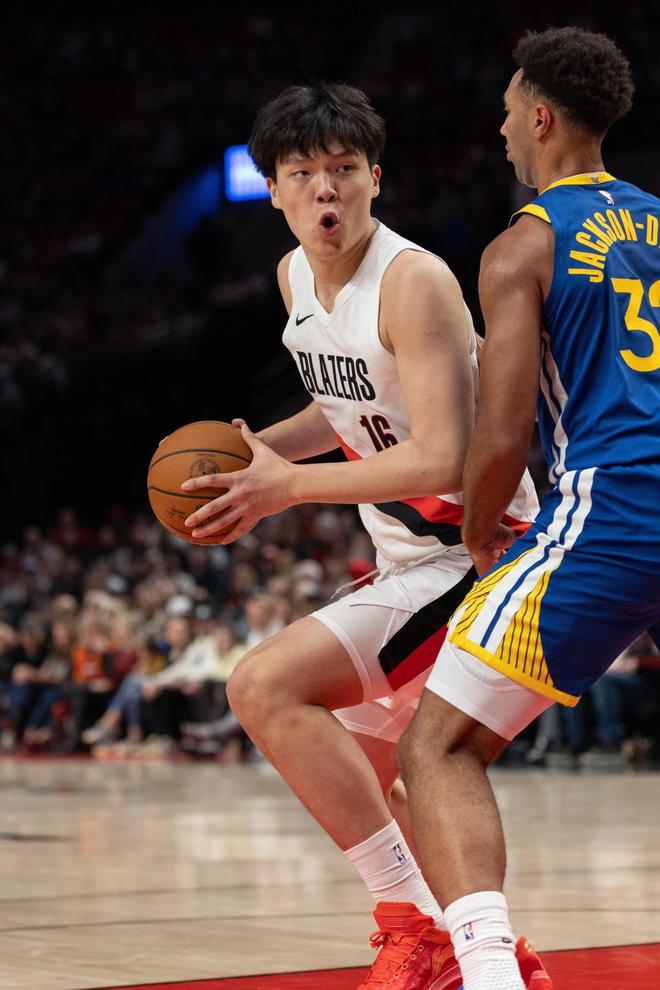 周琦为杨瀚森给出建议!这一刻,NBA的体面被撕了个粉碎__周琦为杨瀚森给出建议!这一刻,NBA的体面被撕了个粉碎