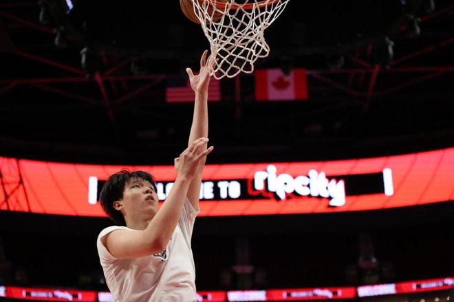 周琦为杨瀚森给出建议!这一刻,NBA的体面被撕了个粉碎_周琦为杨瀚森给出建议!这一刻,NBA的体面被撕了个粉碎_