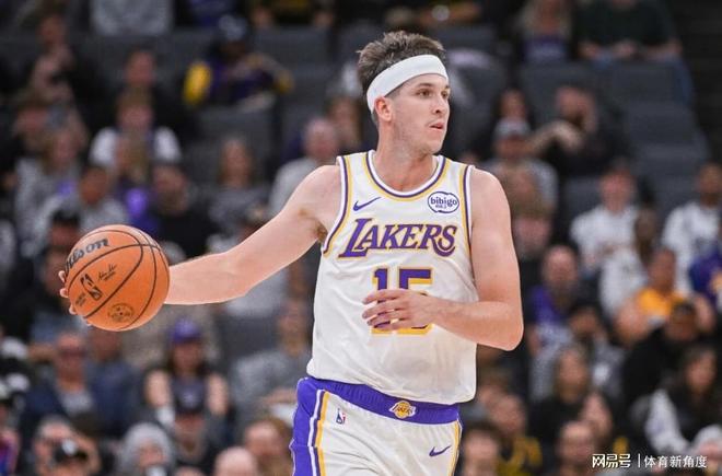 压哨绝杀，2.4亿留不留？湖人经历幸福的烦恼！__压哨绝杀，2.4亿留不留？湖人经历幸福的烦恼！