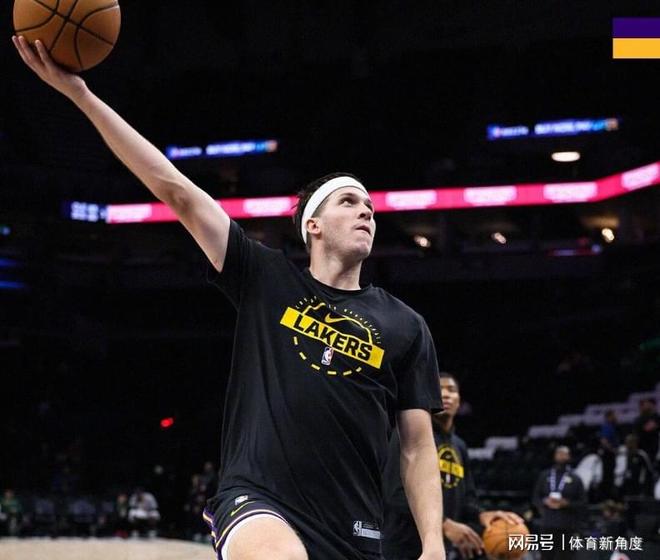 压哨绝杀，2.4亿留不留？湖人经历幸福的烦恼！_压哨绝杀，2.4亿留不留？湖人经历幸福的烦恼！_