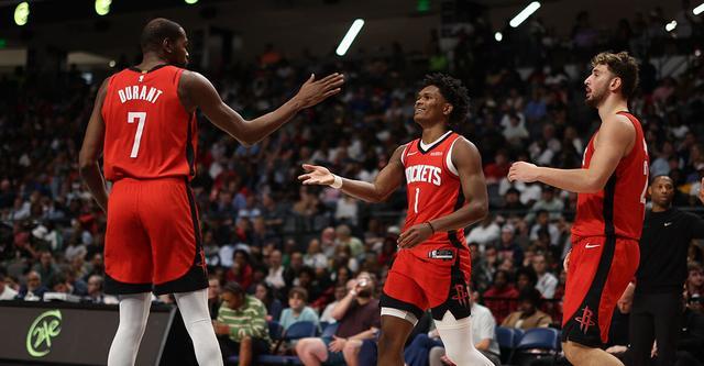 _nba首发阵容是什么意思_巨人队的阵容