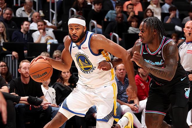 _单场狂砍32分？勇士3D侧翼看起来真的只是吃了顿饺子而已？_单场狂砍32分？勇士3D侧翼看起来真的只是吃了顿饺子而已？